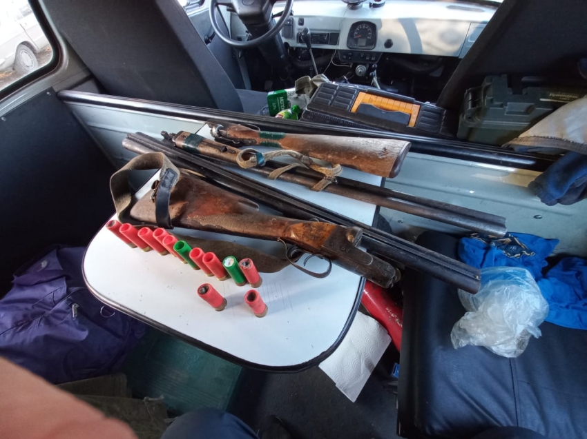 В Ивано-Арахлейском парке задержали двух нарушителей с охотничьими ружьями